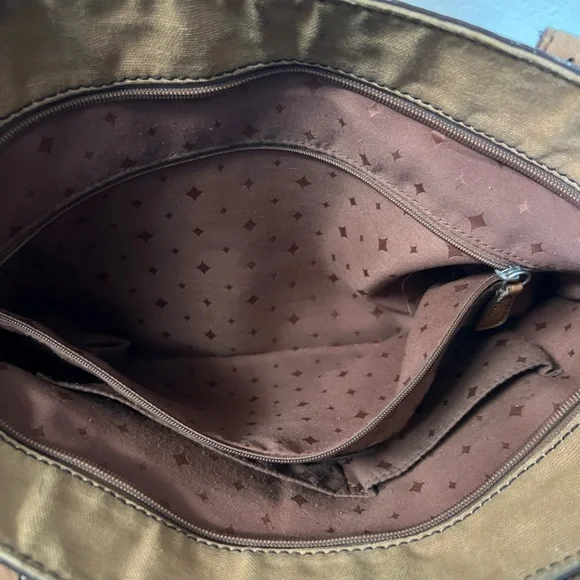 Fossil Hunter leather tote bag in a brown 17x10” Signs Of Wear See Photos - Picture 8 of 8